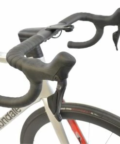Vélo Route CANNONDALE SuperSix EVO Carbon Disc Ultegra Di2 Gris/Rouge - 2022 -VTT Electrique Boutique velo route cannondale supersix evo carbon disc ultegra di2 grisrouge 2022 3